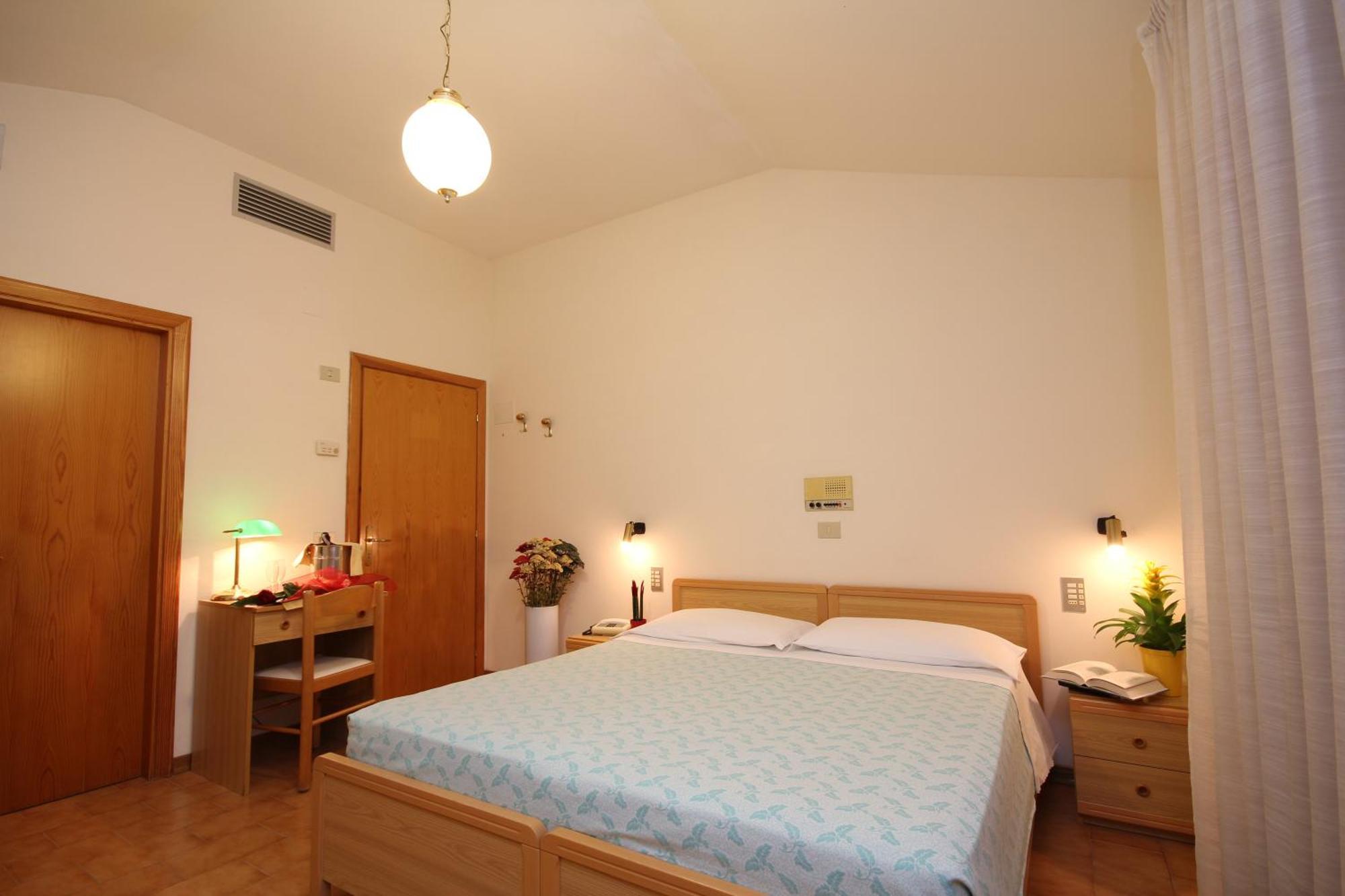 Hotel Villa Luca Chianciano Terme Pokój zdjęcie