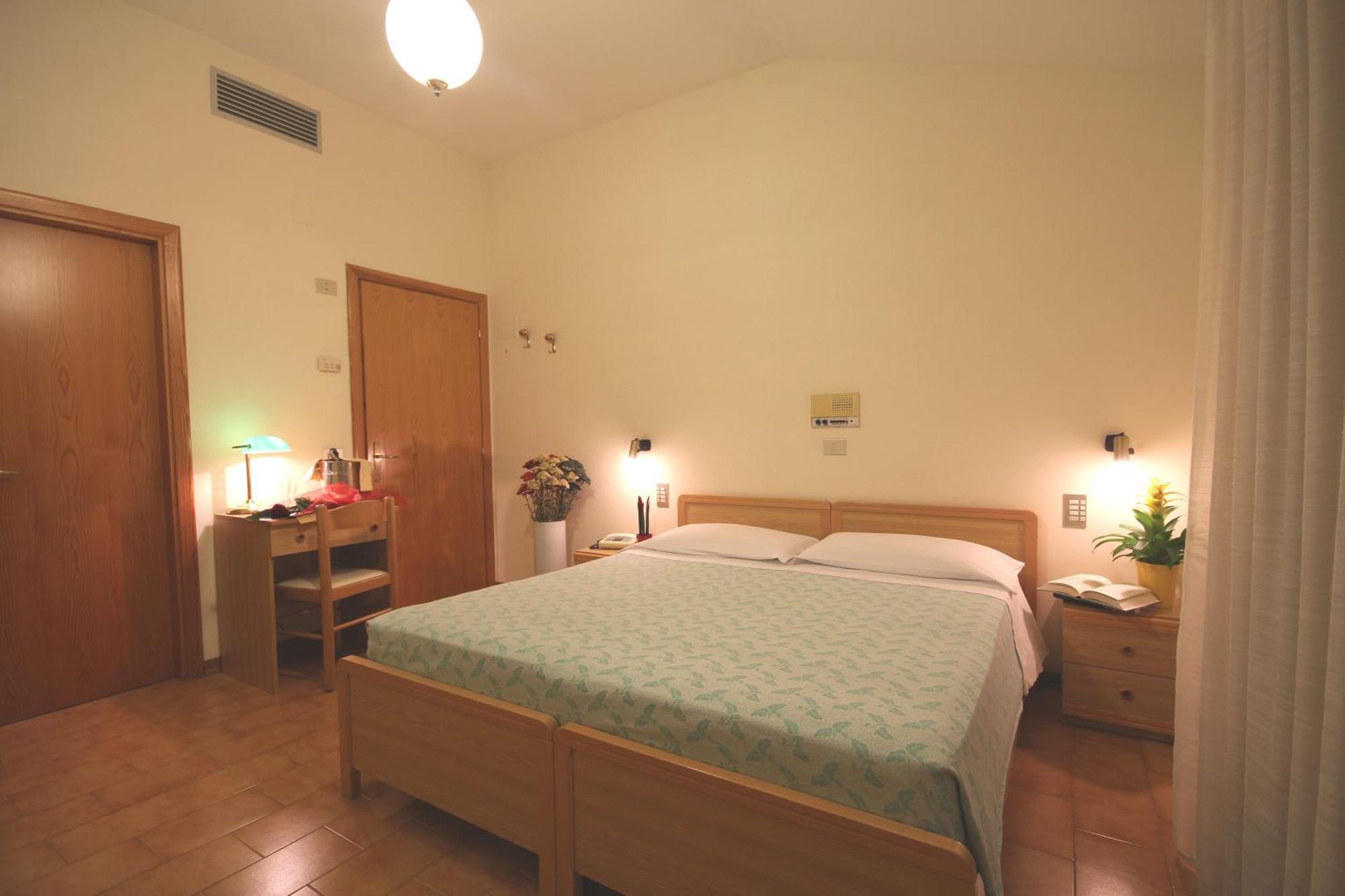 Hotel Villa Luca Chianciano Terme Pokój zdjęcie