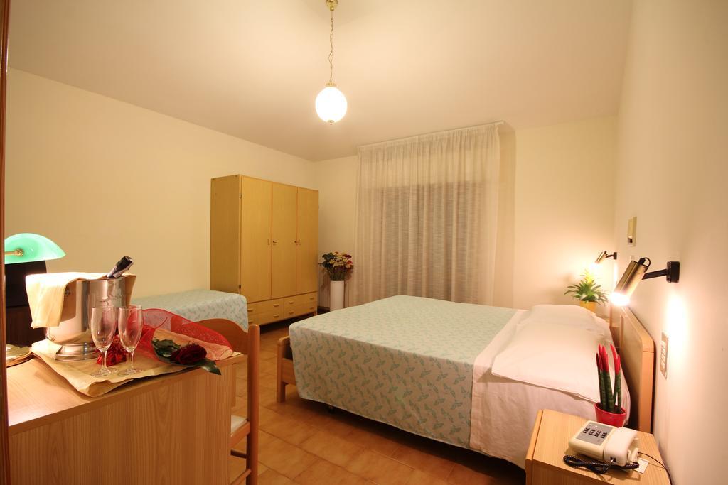 Hotel Villa Luca Chianciano Terme Pokój zdjęcie
